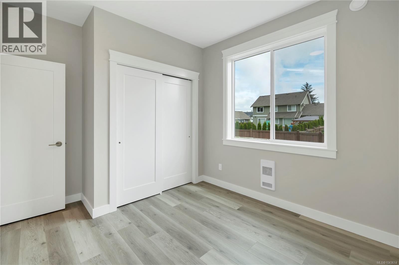 241 Walworth Rd S - 37