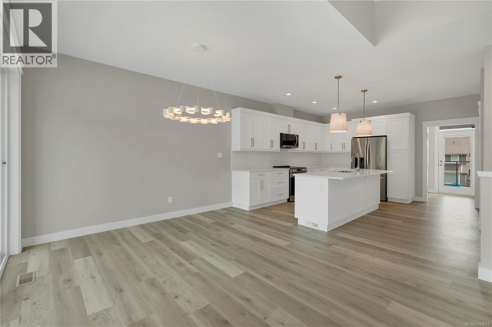 241 Walworth Rd S - 3