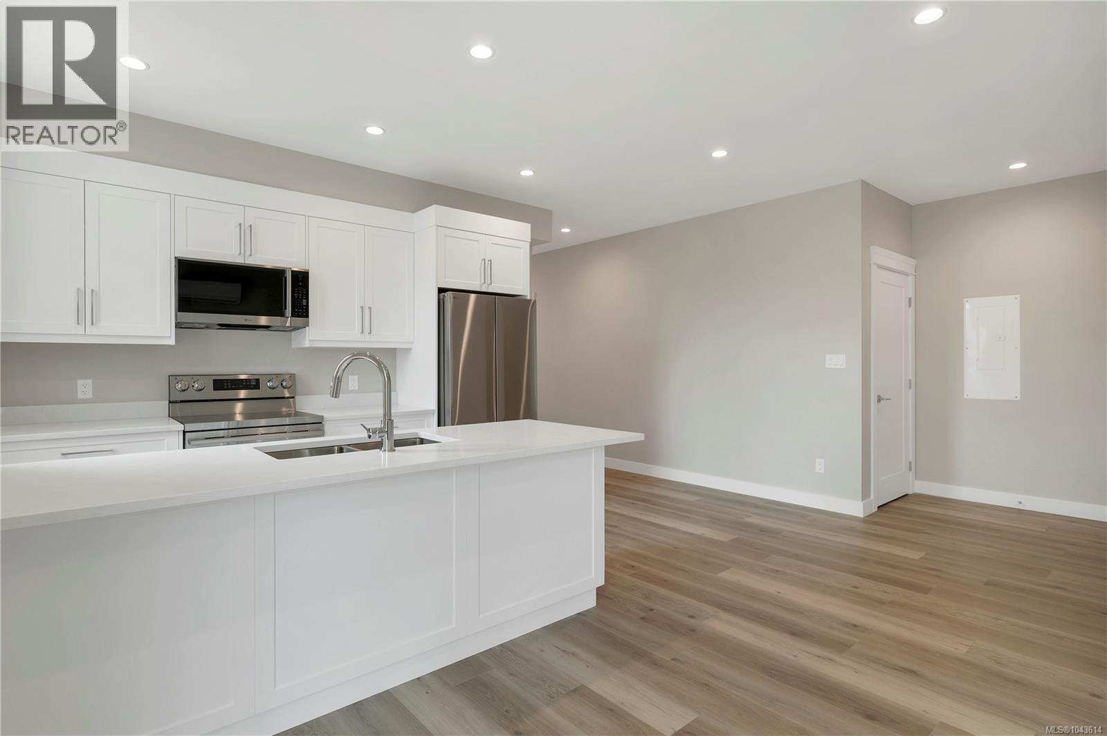 241 Walworth Rd S - 33