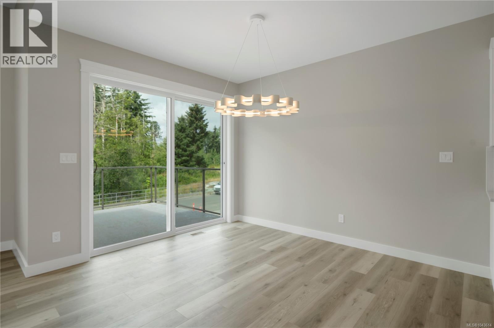241 Walworth Rd S - 18