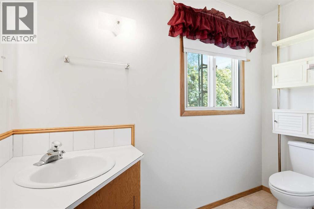 10 & 20, 33141 Range Road 14 - Image 19