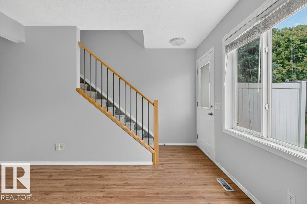 #10 2816 34 AV NW - 11