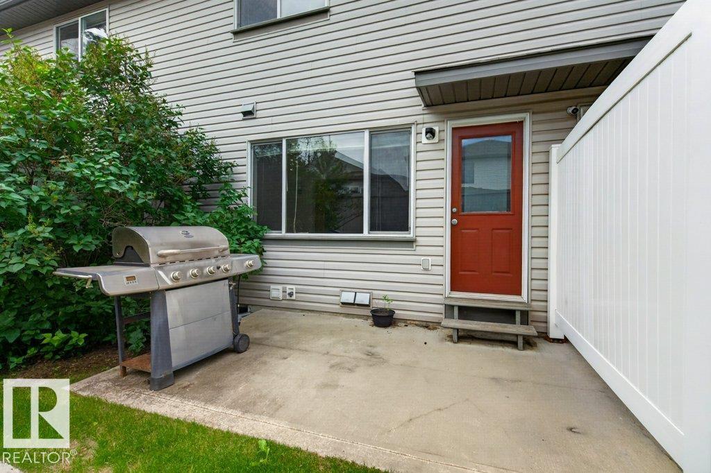 #10 2816 34 AV NW - 25