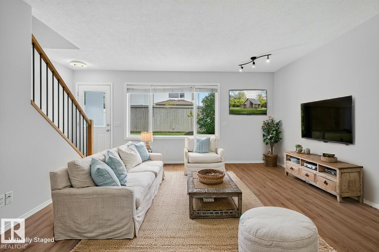 #10 2816 34 AV NW - 9