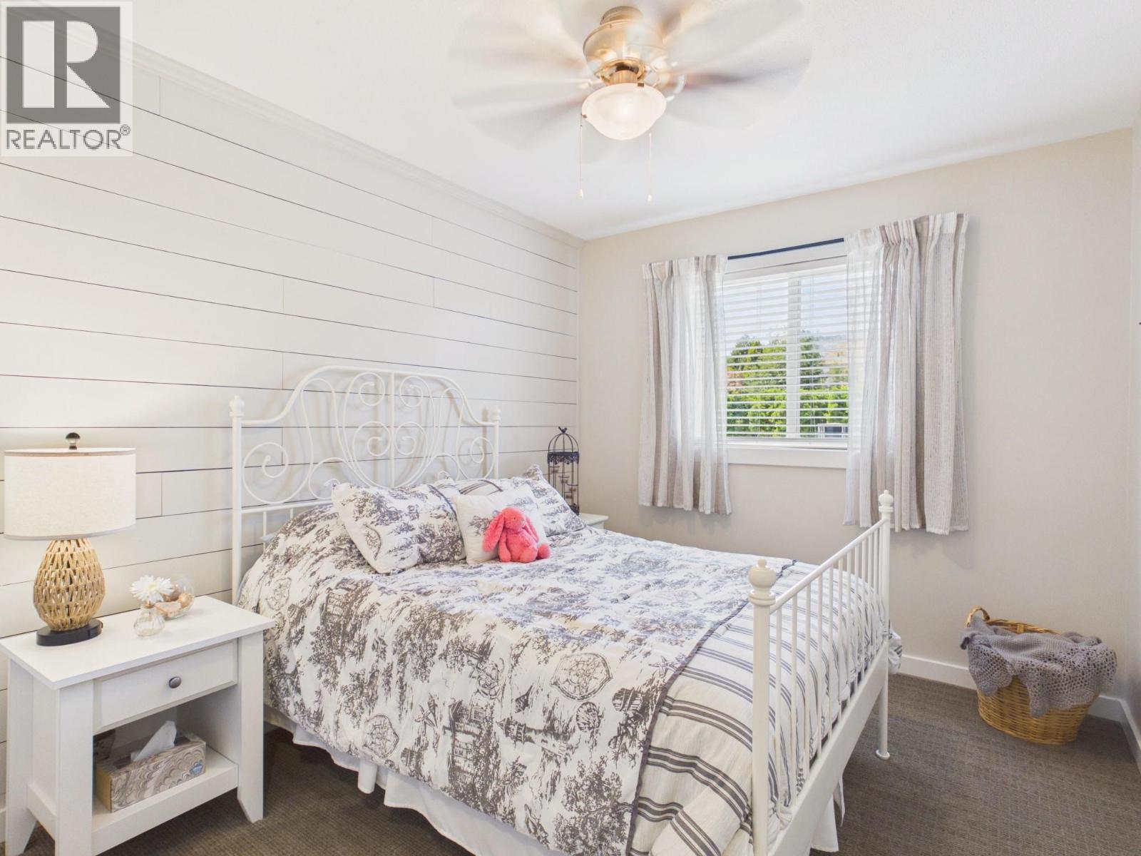 22 Willow Crescent - 52