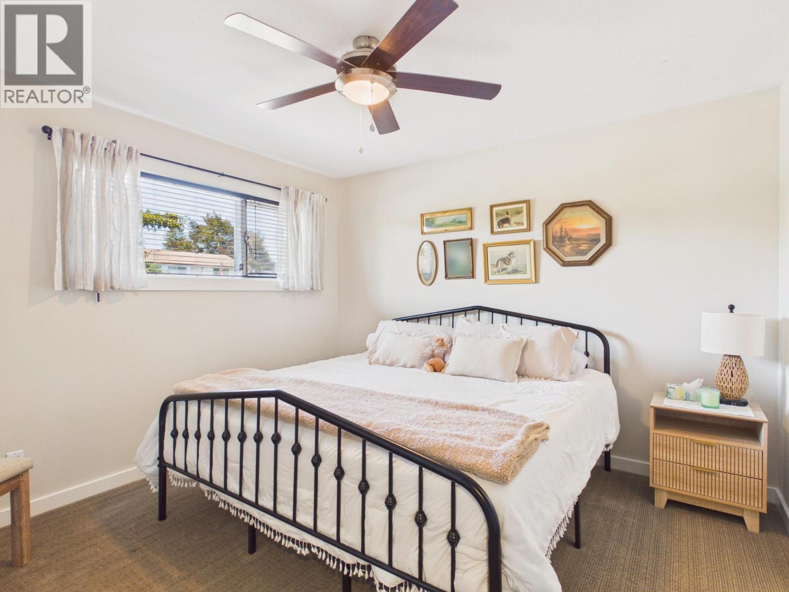 22 Willow Crescent - 54
