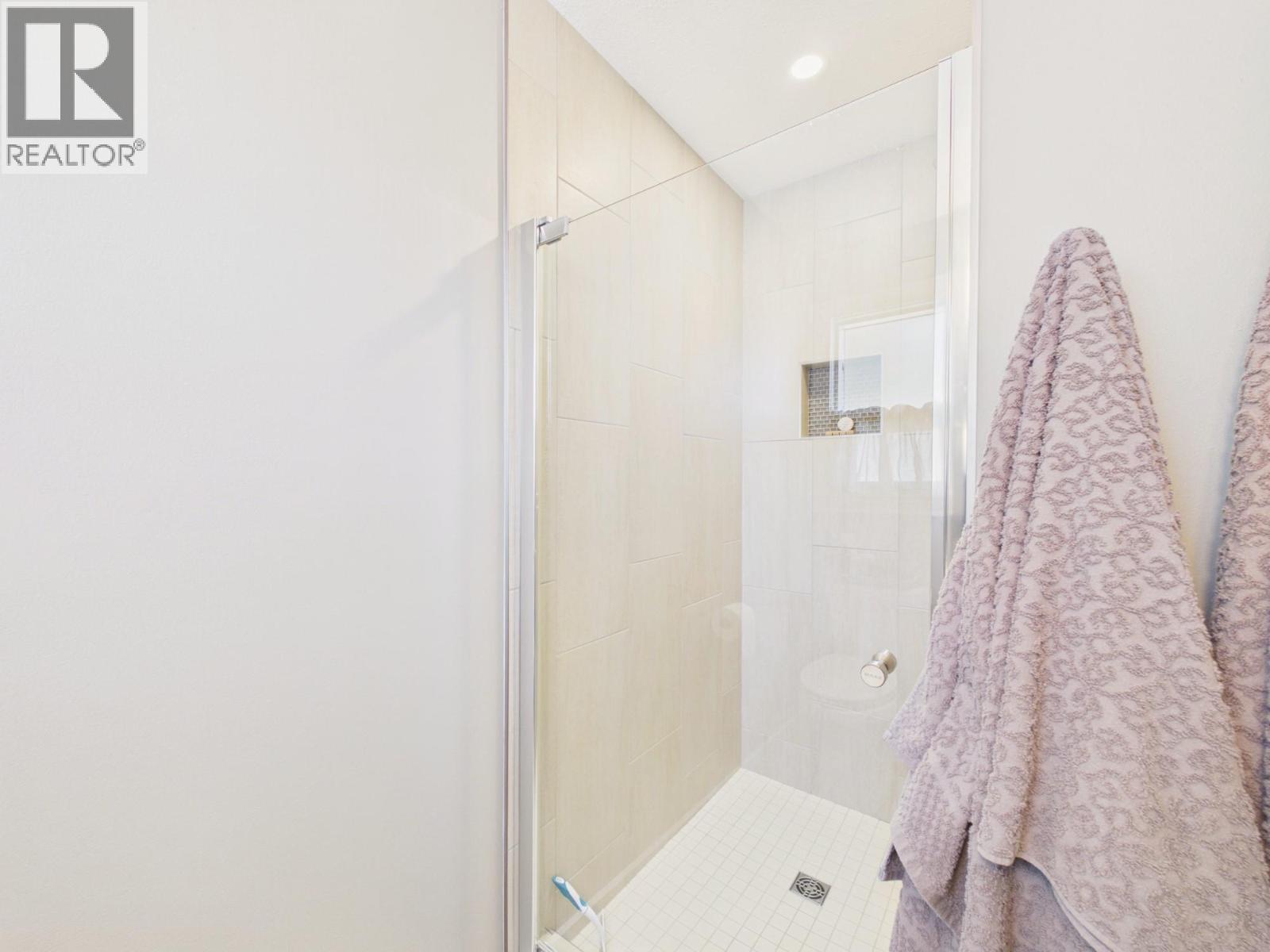 22 Willow Crescent - 57