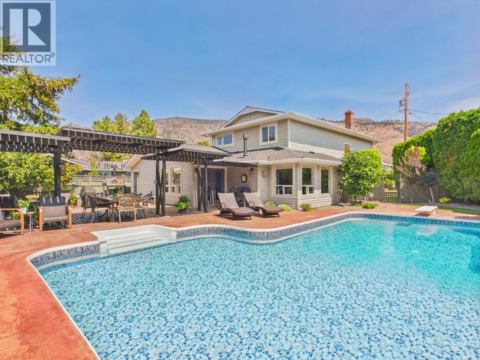 22 Willow Crescent - 32