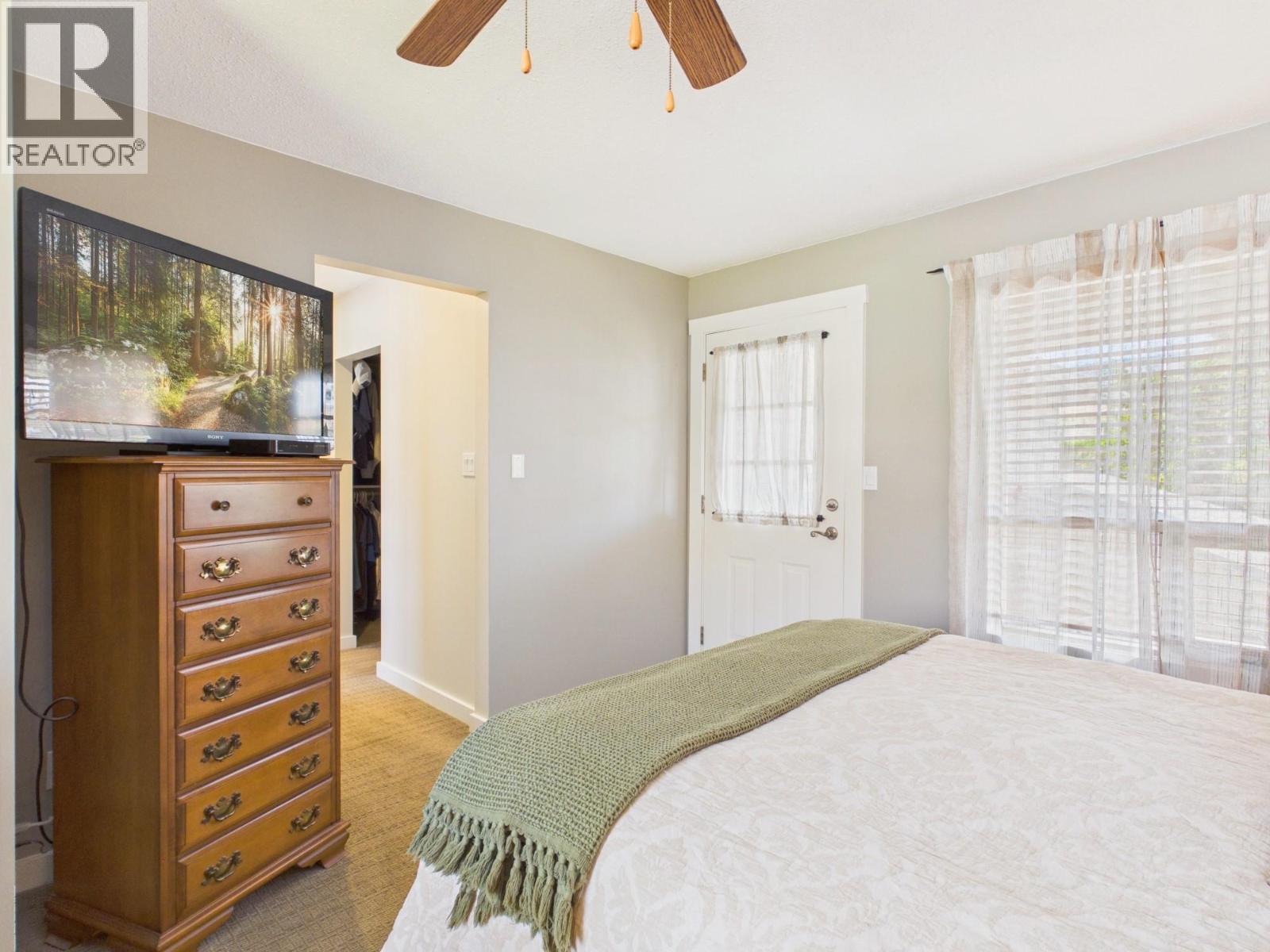 22 Willow Crescent - 47