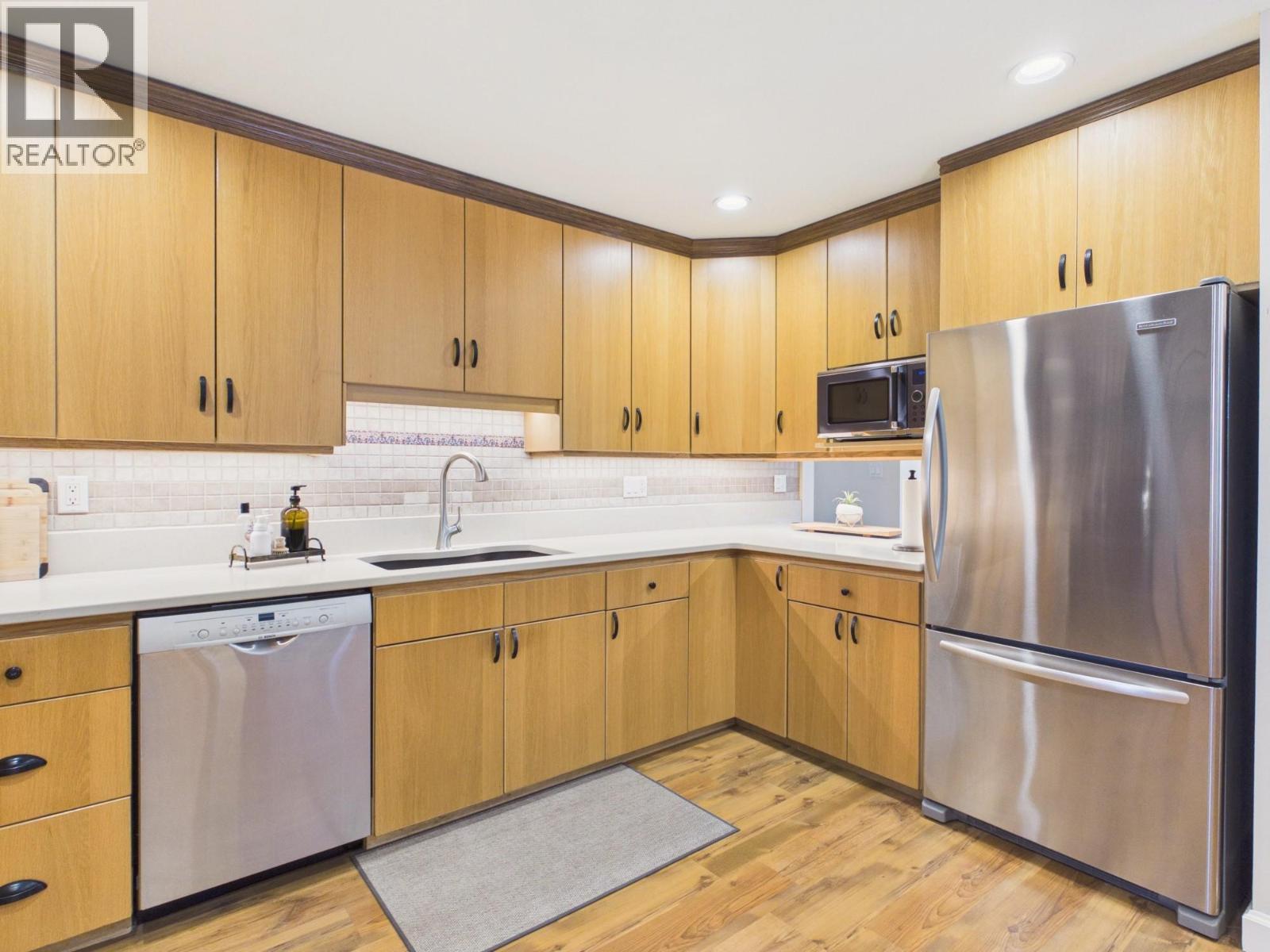 22 Willow Crescent - 16