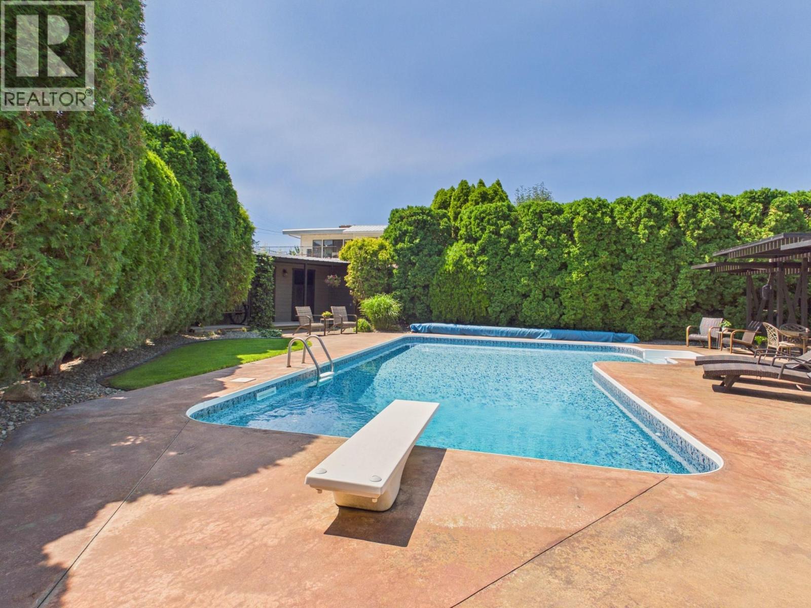 22 Willow Crescent - 30