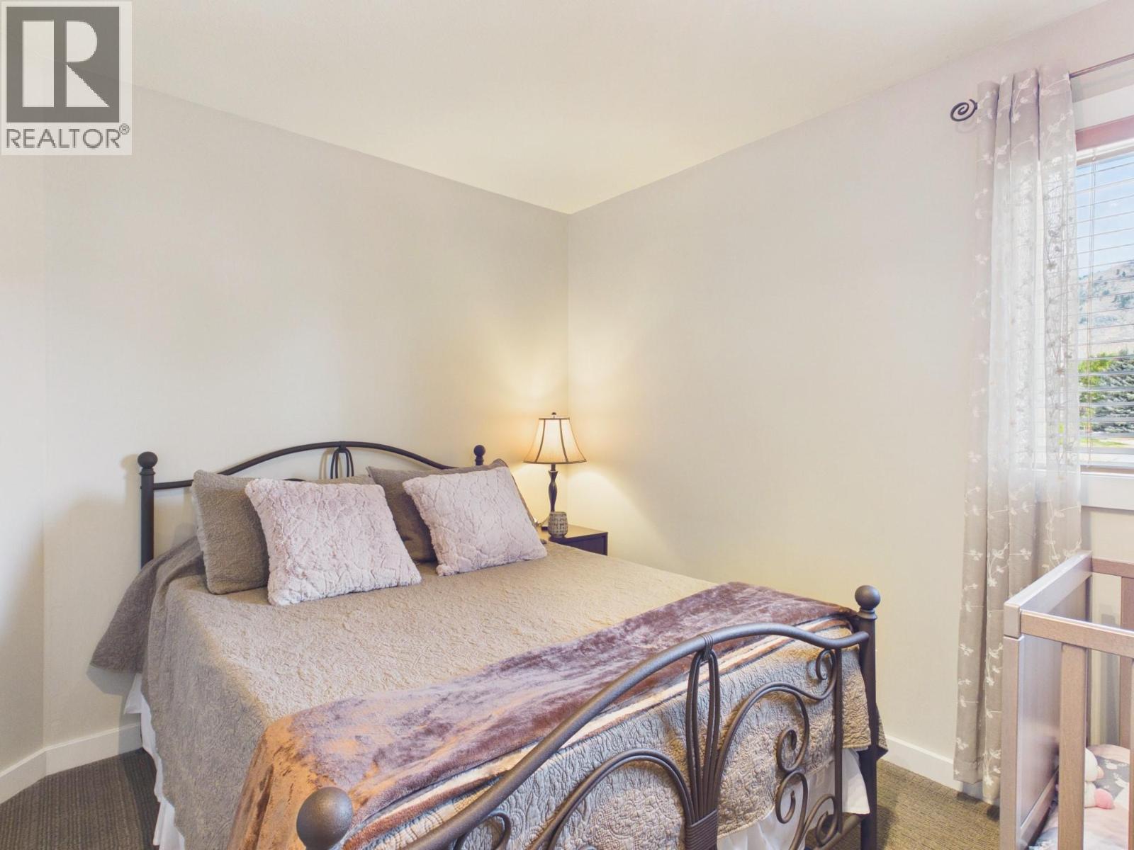 22 Willow Crescent - 40