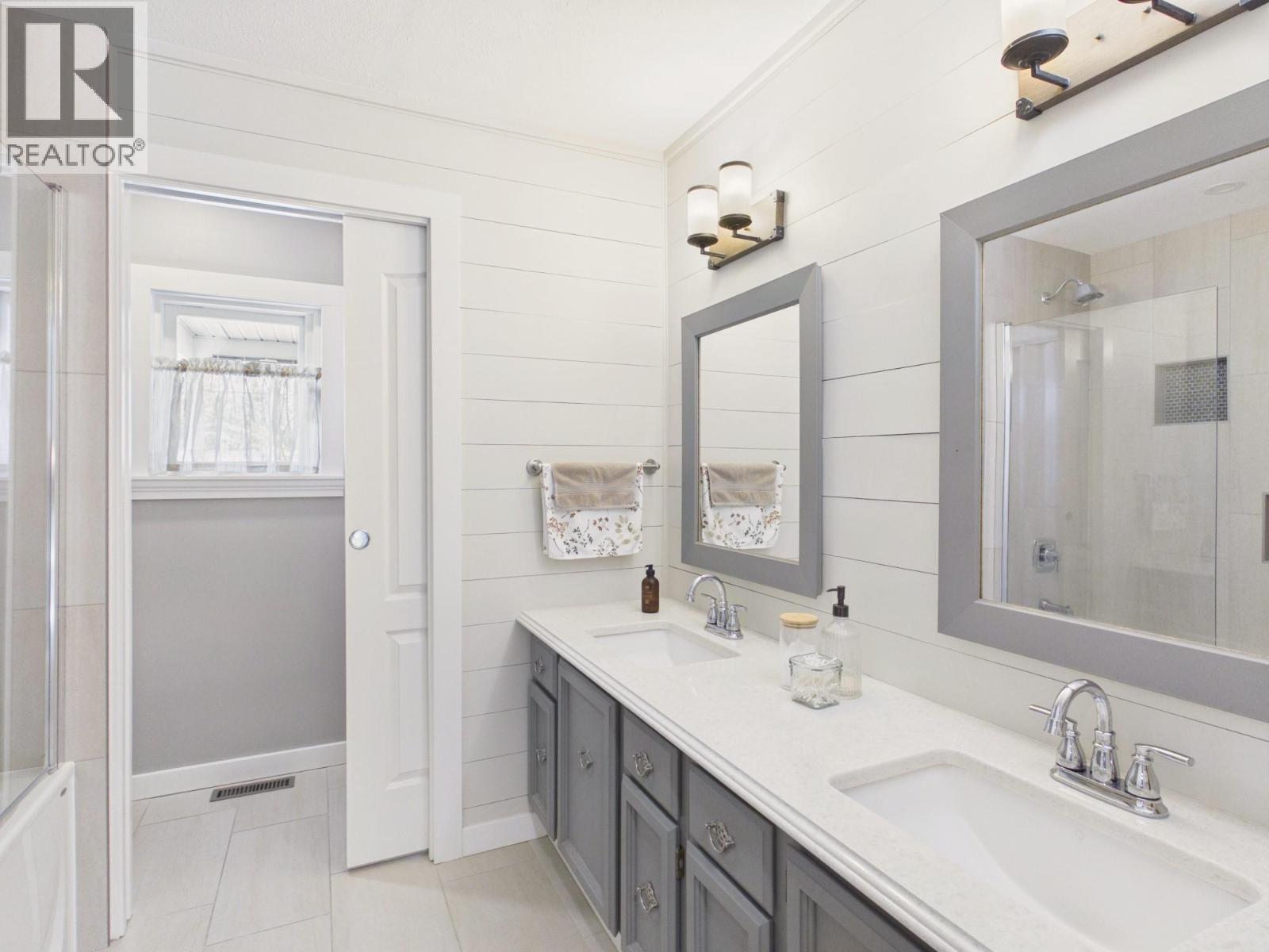22 Willow Crescent - 48