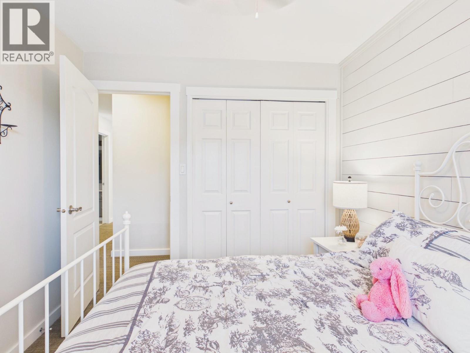 22 Willow Crescent - 53
