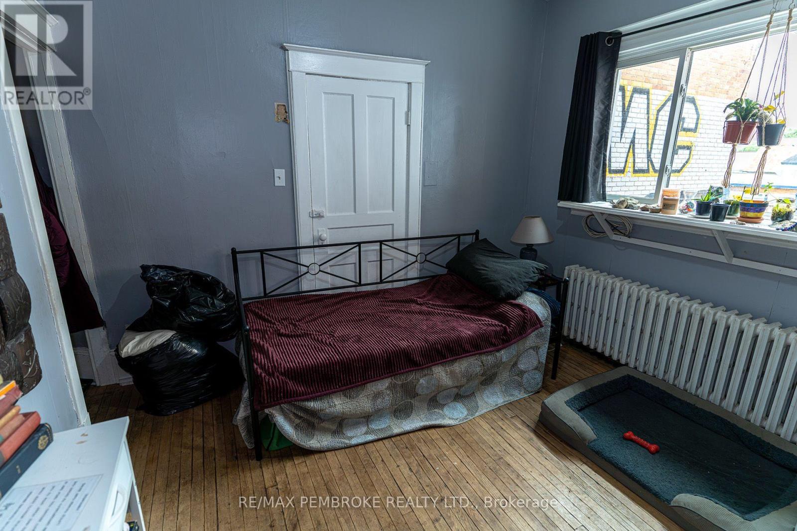 Studio for Rent in Ottawa – 109 PEMBROKE STREET W, Ottawa – By Peter Sagos - Image 18