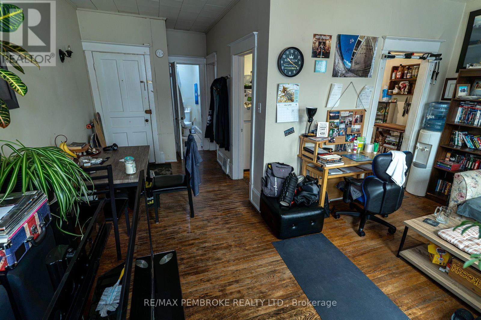 Studio for Rent in Ottawa – 109 PEMBROKE STREET W, Ottawa – By Peter Sagos - Image 24