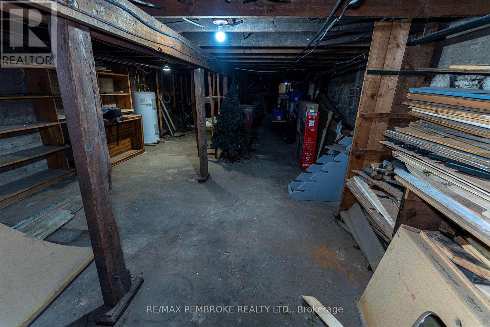Studio for Rent in Ottawa – 109 PEMBROKE STREET W, Ottawa – By Peter Sagos - Image 31