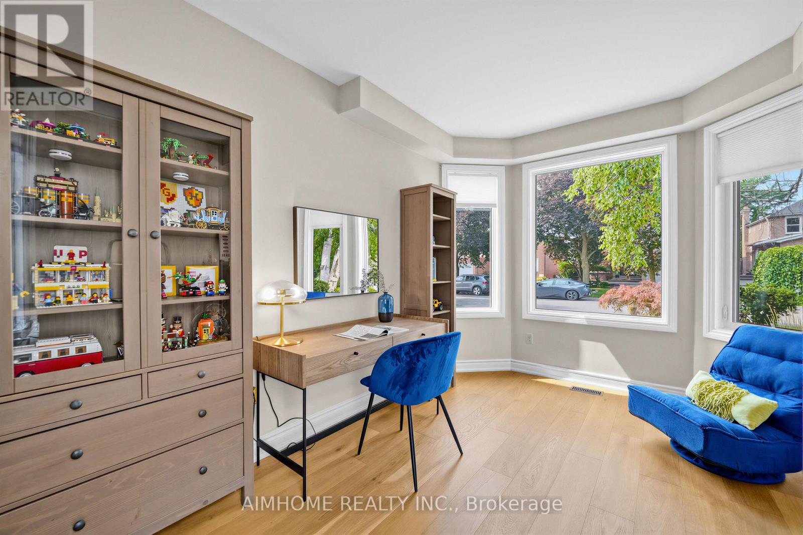 68 AITKEN CIRCLE - 12