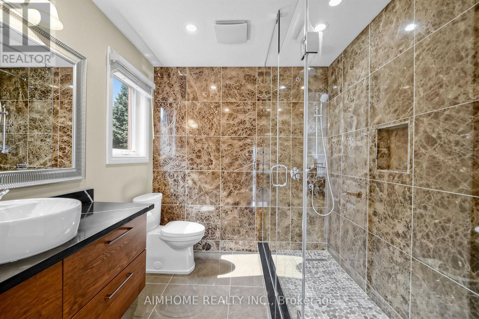 68 AITKEN CIRCLE - 28