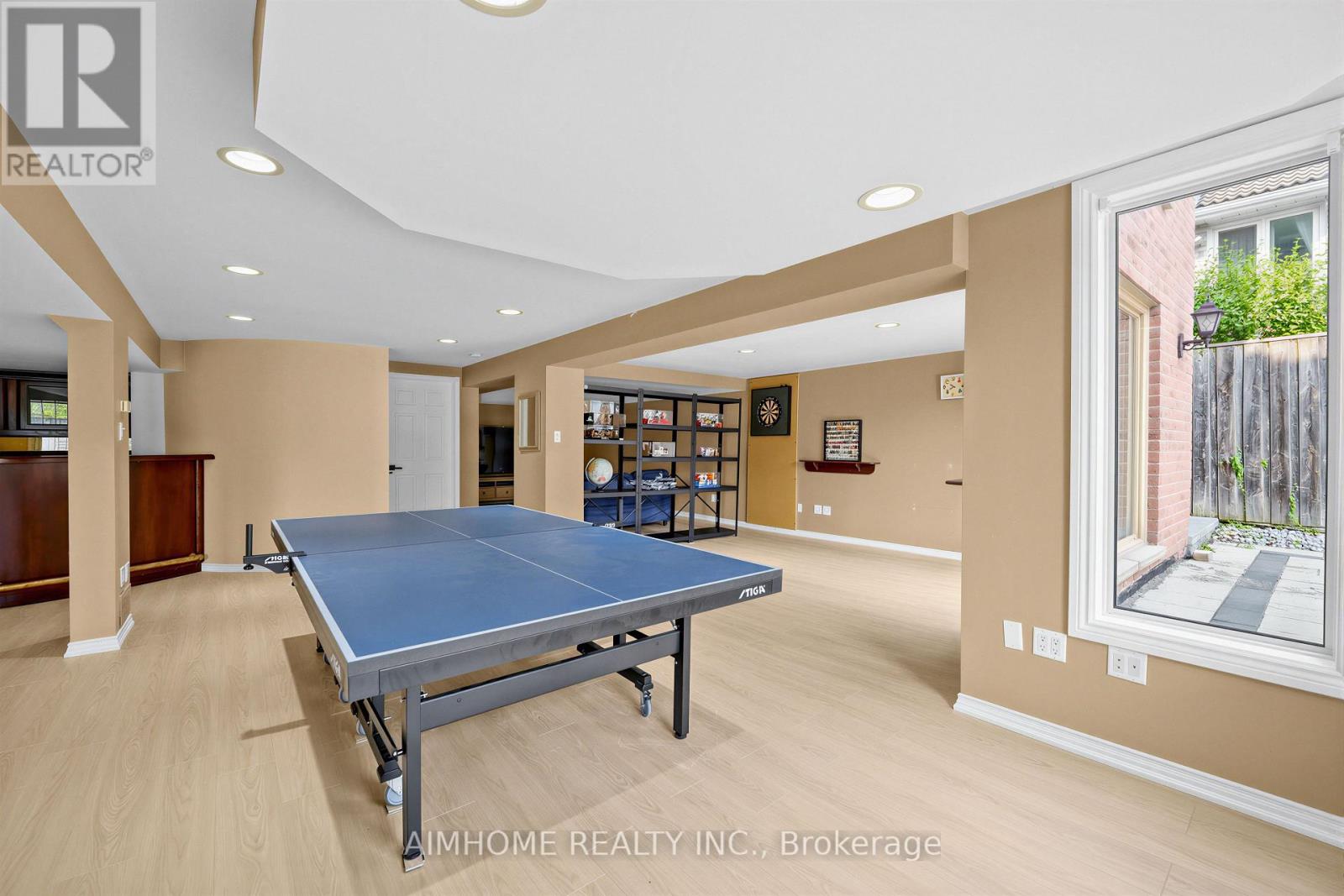 68 AITKEN CIRCLE - 37
