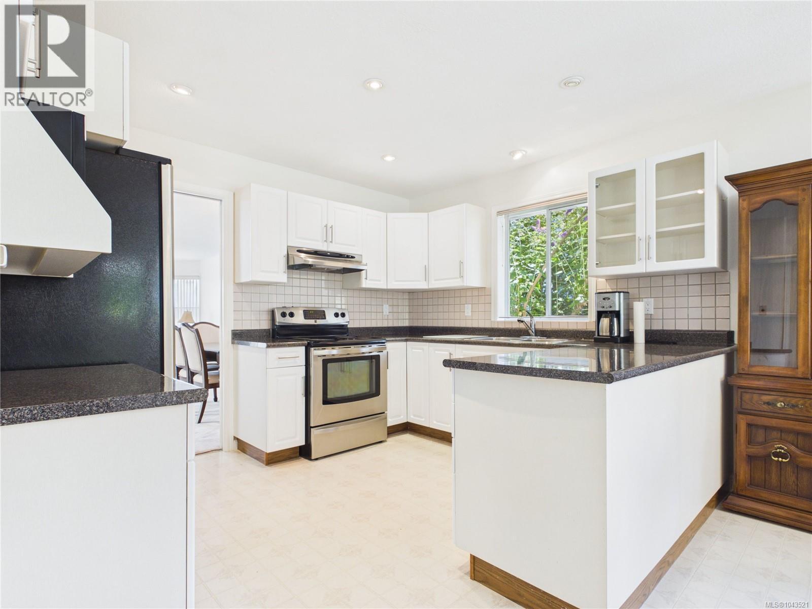 1650 Admiral Tryon Blvd - 33