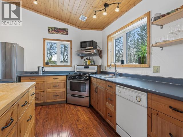 104 KENNEDY STREET - 9