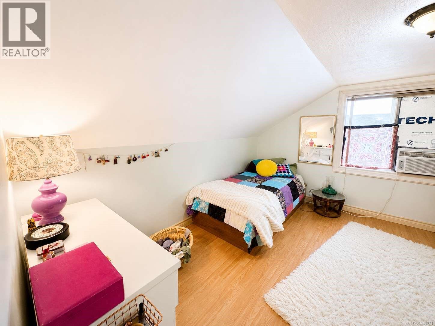 2738 12th Ave - 26