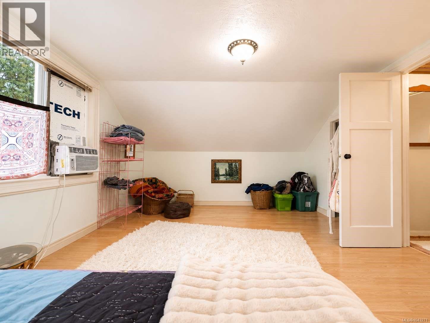 2738 12th Ave - 27