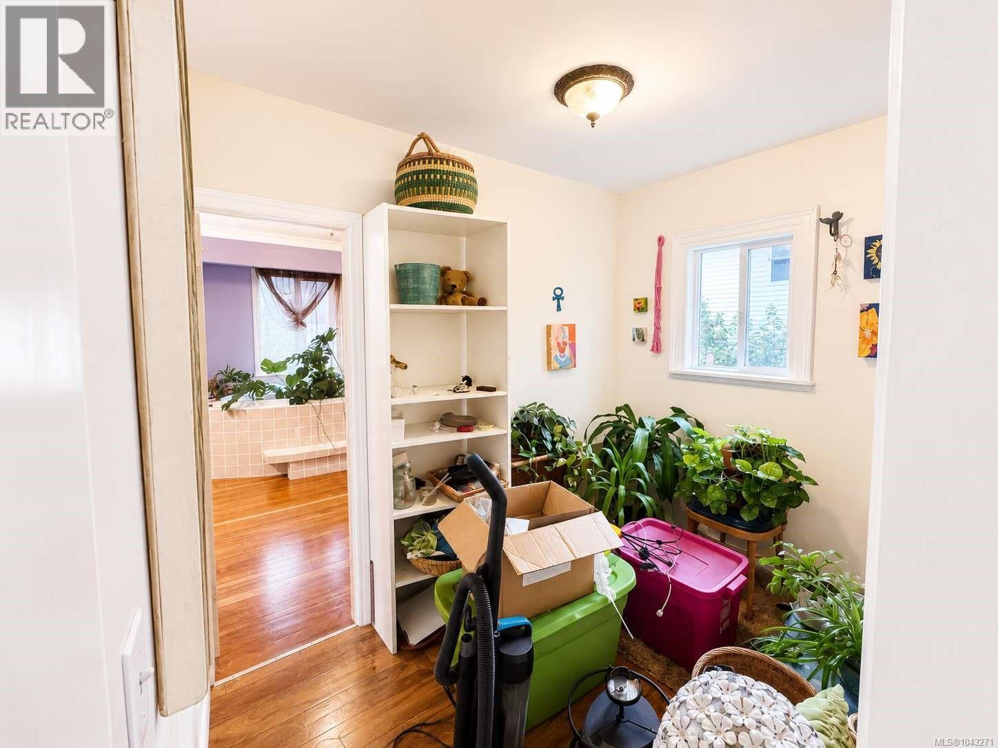 2738 12th Ave - 24