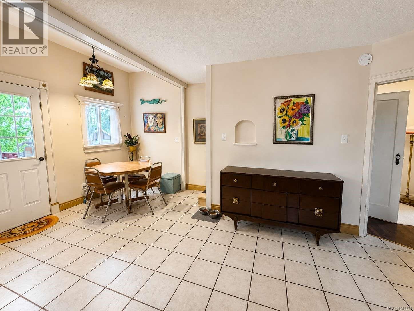 2738 12th Ave - 17