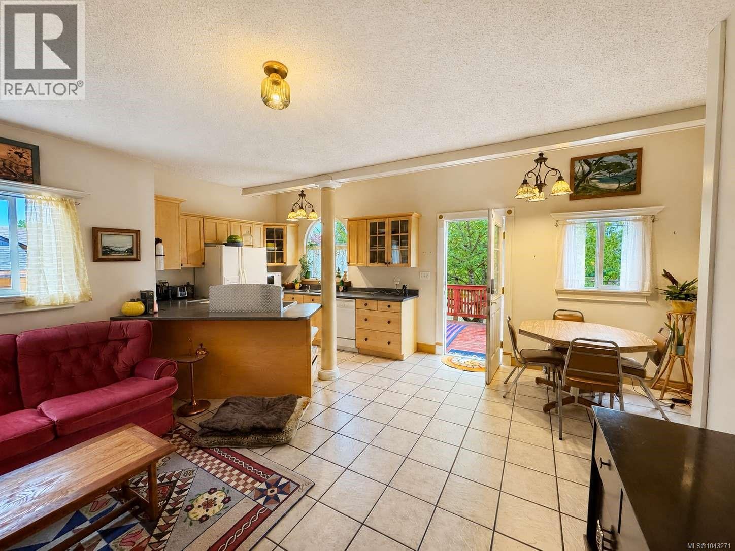 2738 12th Ave - 10