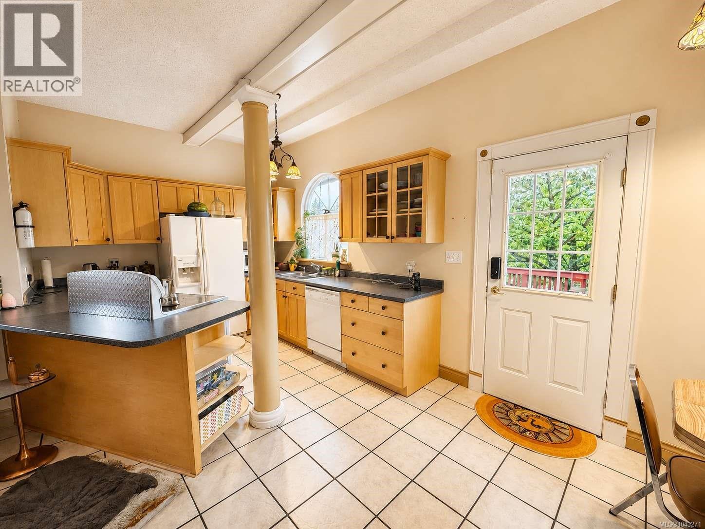 2738 12th Ave - 12