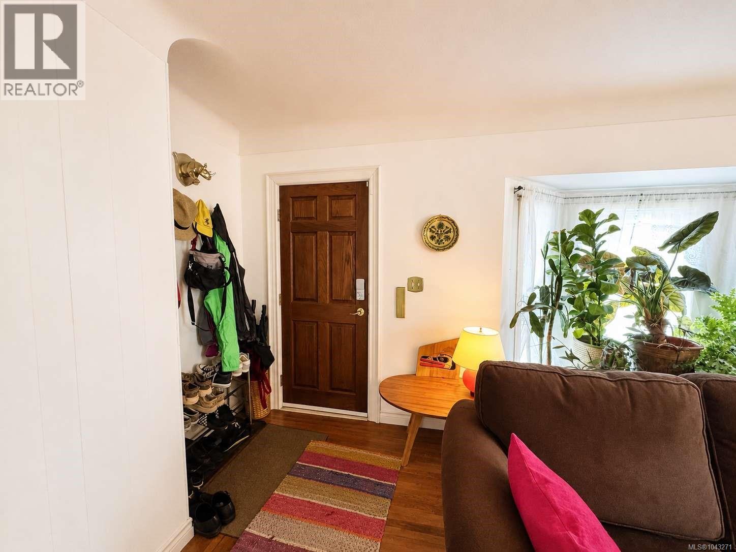 2738 12th Ave - 18