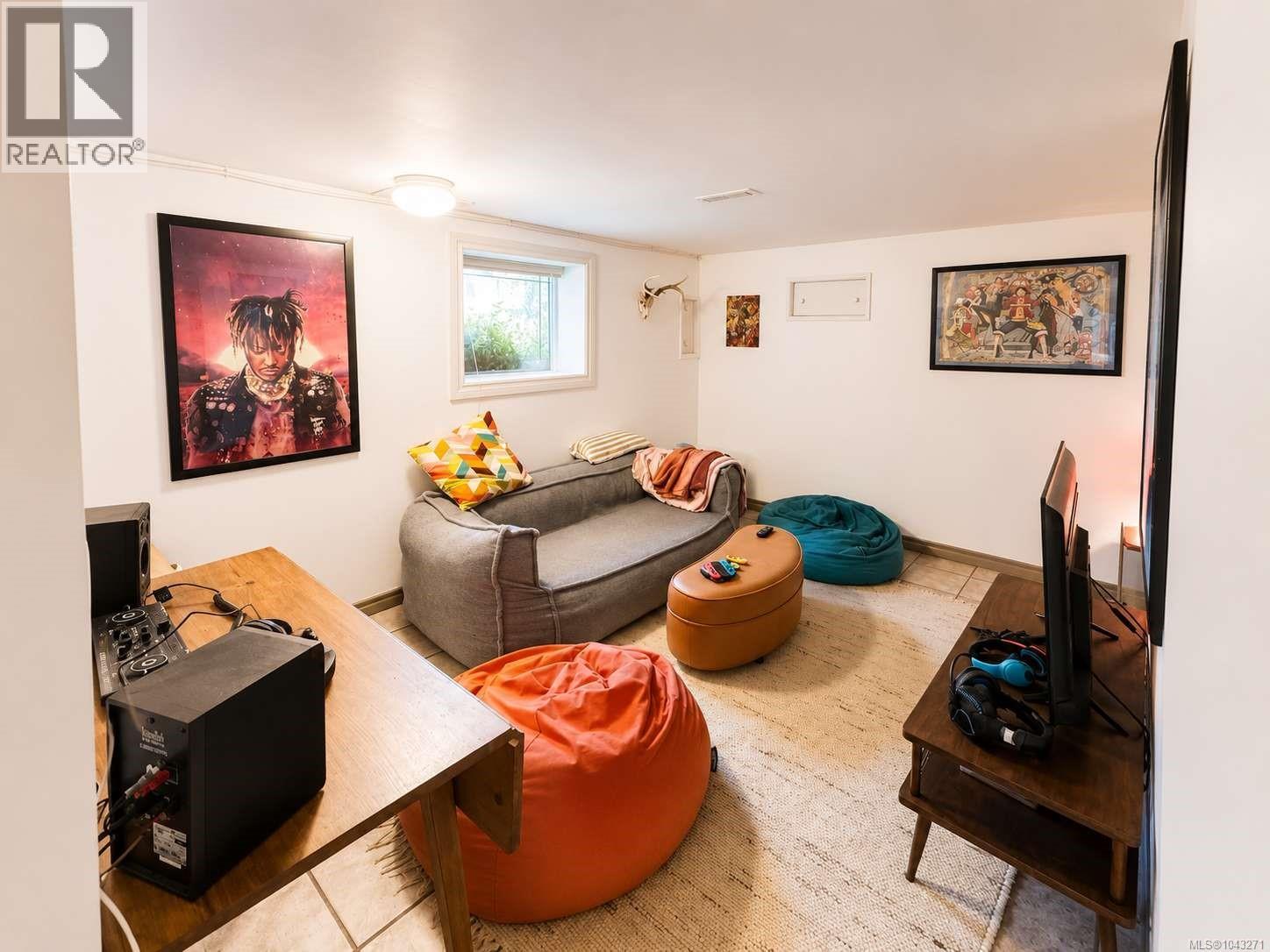 2738 12th Ave - 34