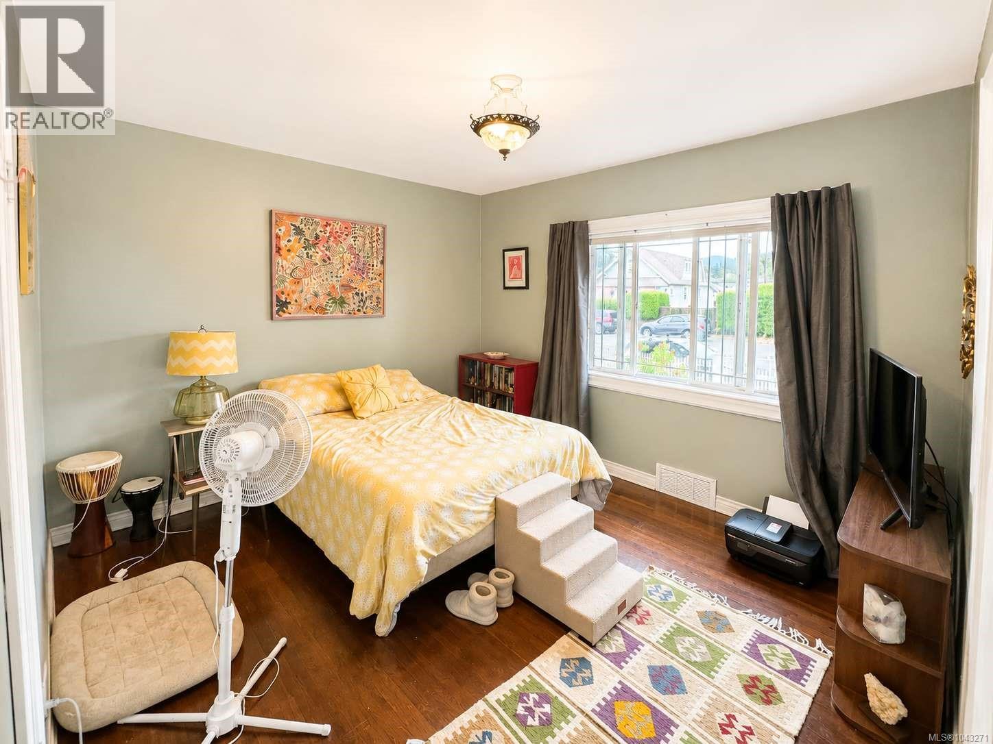 2738 12th Ave - 25