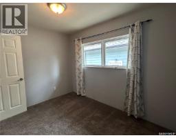 806 5th Avenue Sw, Moose Jaw, SK S6H5W3 Photo 11