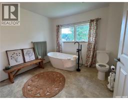806 5th Avenue Sw, Moose Jaw, SK S6H5W3 Photo 13
