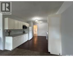 Laundry room - 806 5th Avenue Sw, Moose Jaw, SK S6H5W3 Photo 6