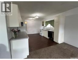 806 5th Avenue Sw, Moose Jaw, SK S6H5W3 Photo 8