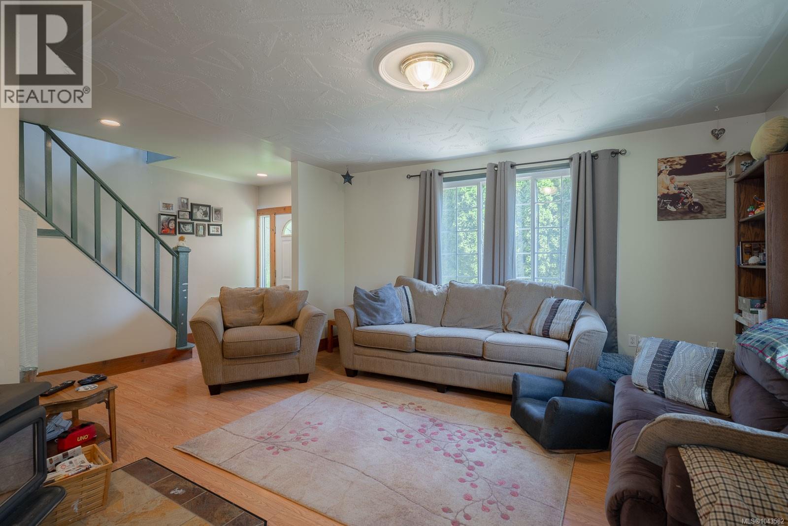 5114 Josephine St - 8