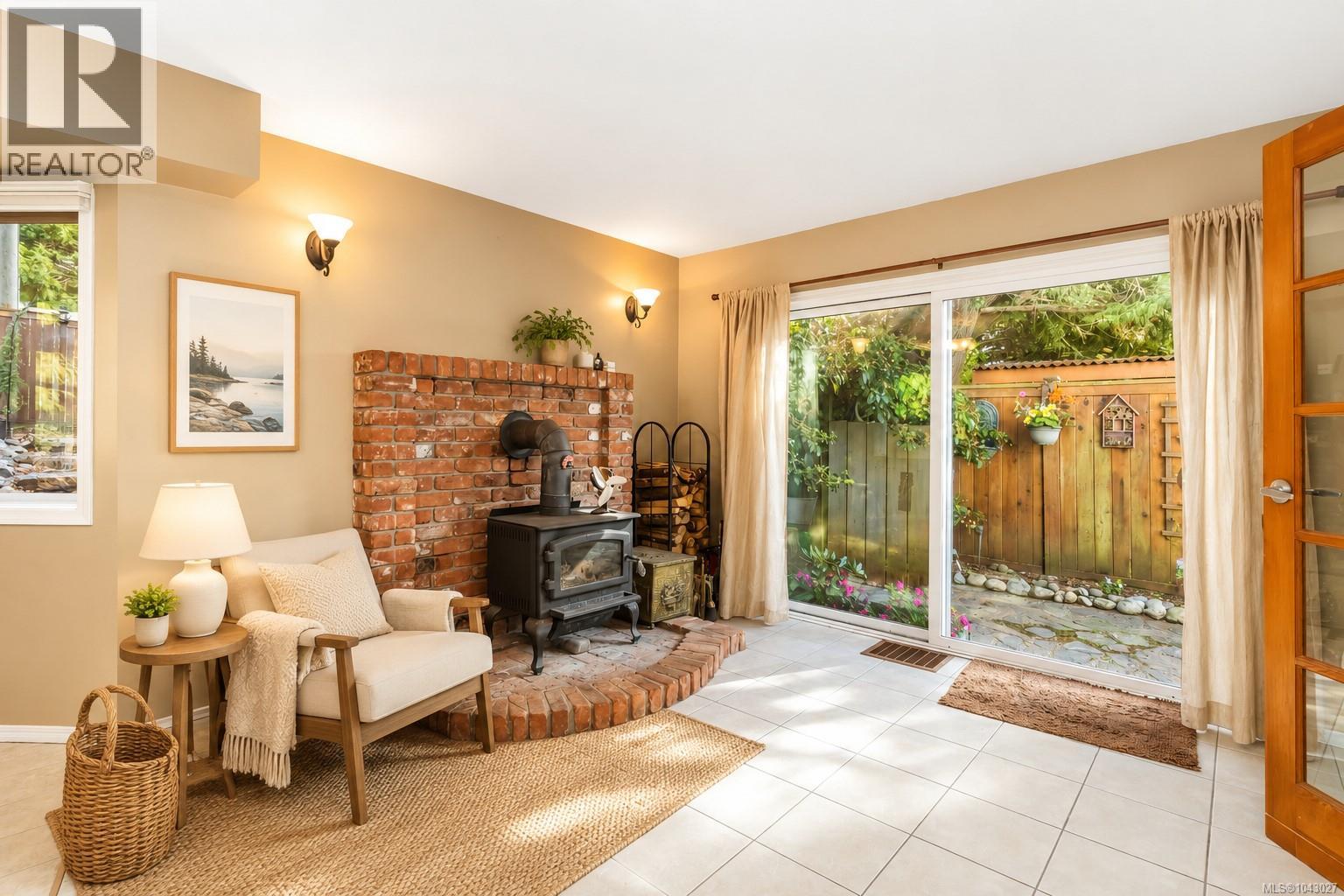  2141 Henlyn Drive, Sooke