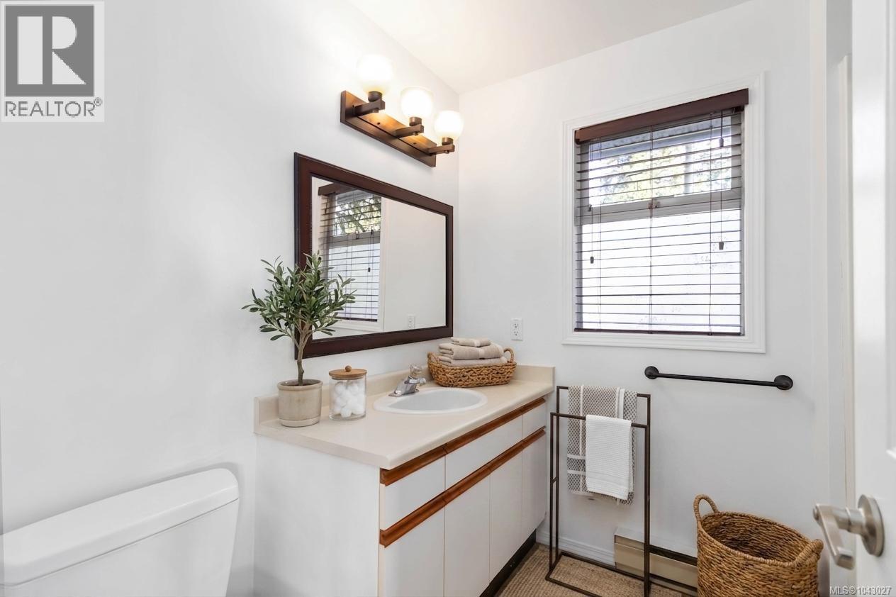  2141 Henlyn Drive, Sooke