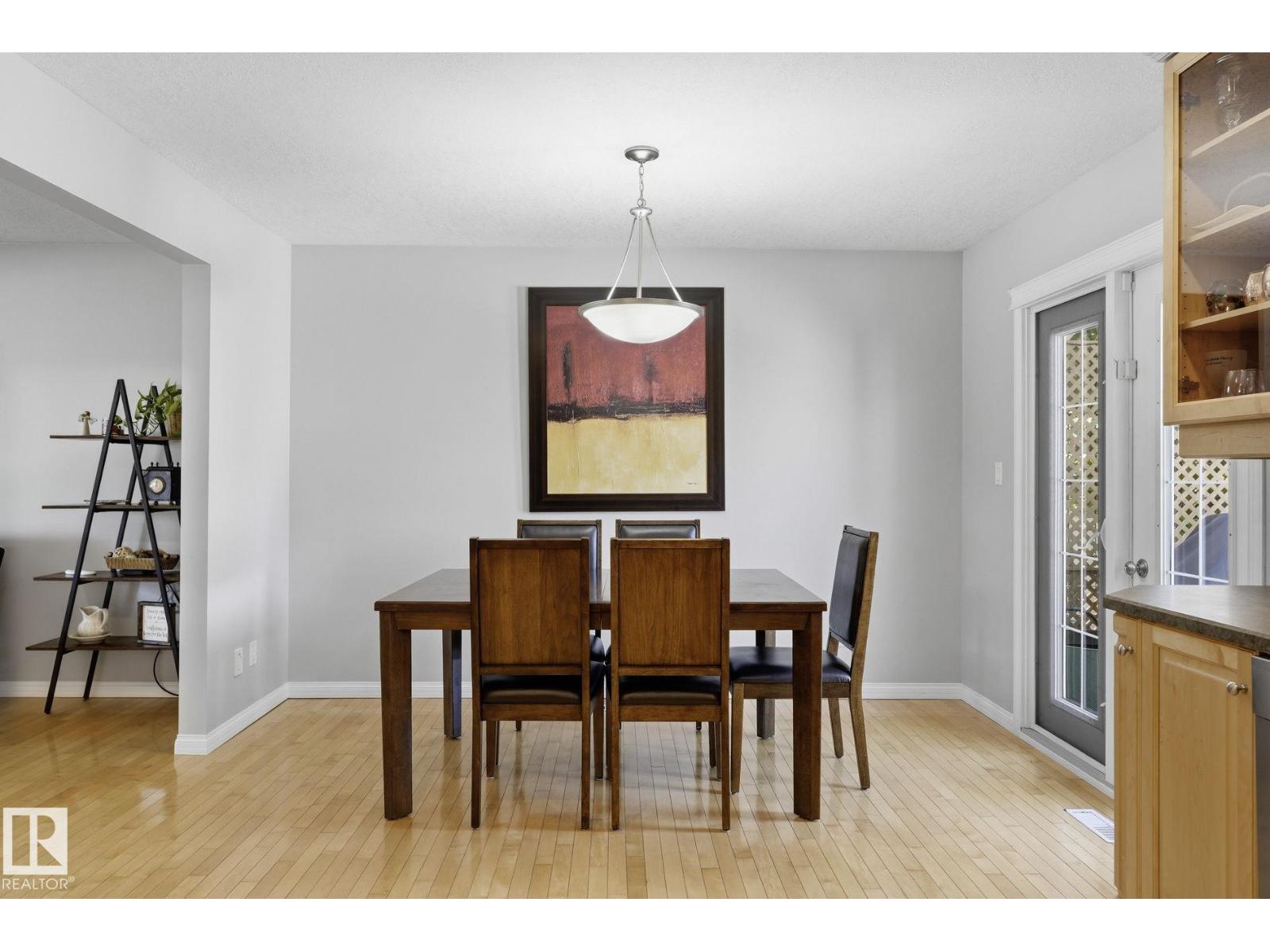 7 Burlington AV - 13