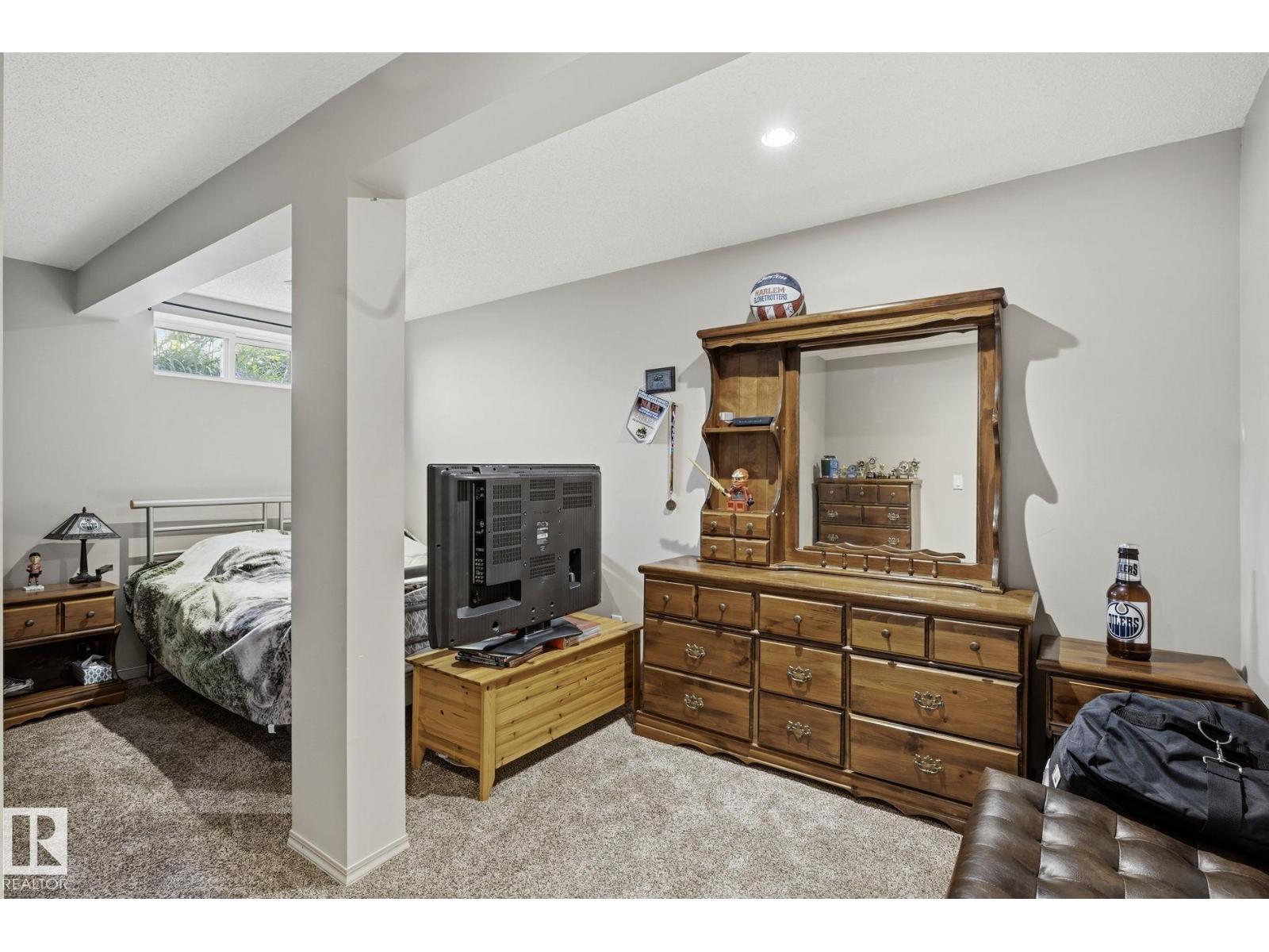 7 Burlington AV - 27
