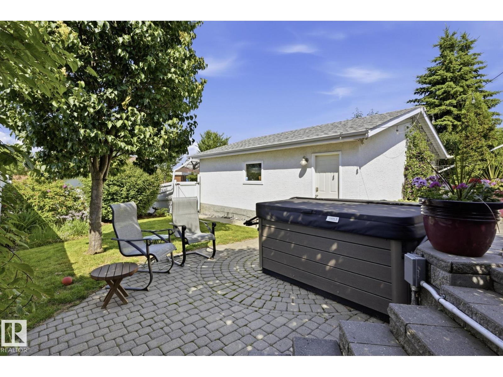 7 Burlington AV - 33