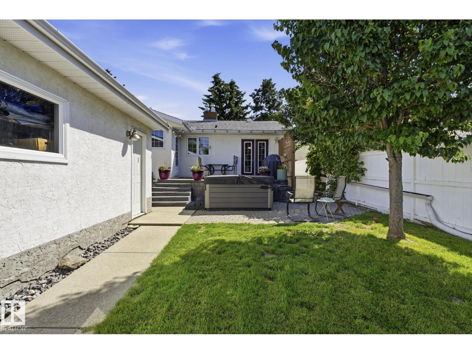 7 Burlington AV - 35