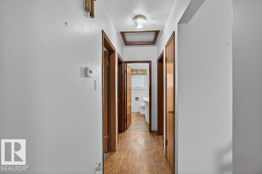 5216 89 AV NW - 10
