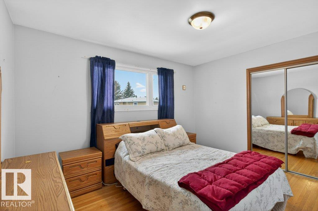 5216 89 AV NW - 12