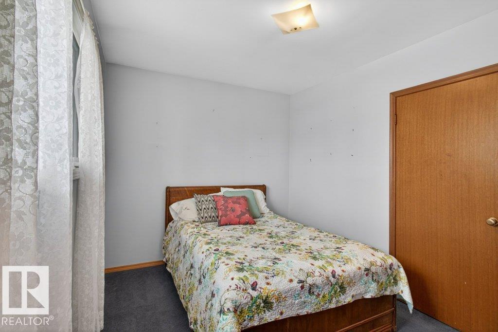 5216 89 AV NW - 14