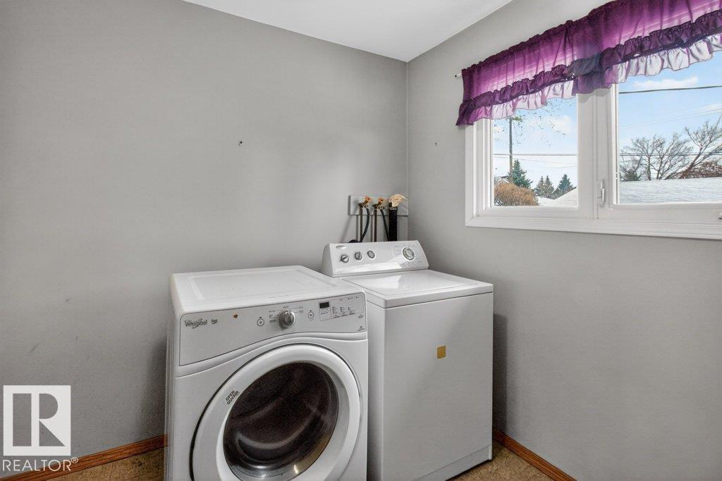 5216 89 AV NW - 15